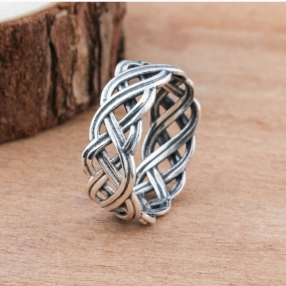 NWOT Elegant Silver Braided